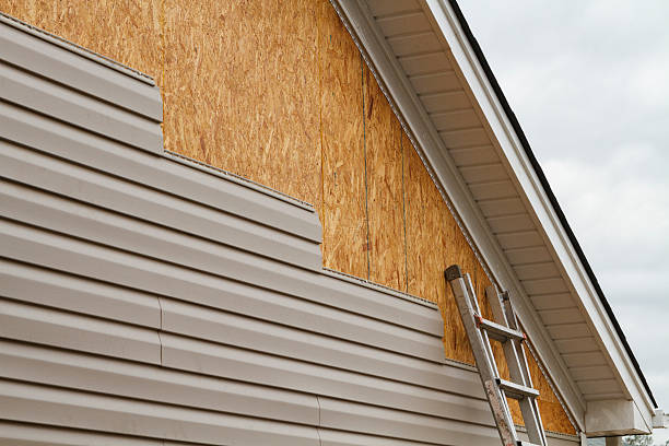 Professional Siding Installation technician working in Hebron, OH